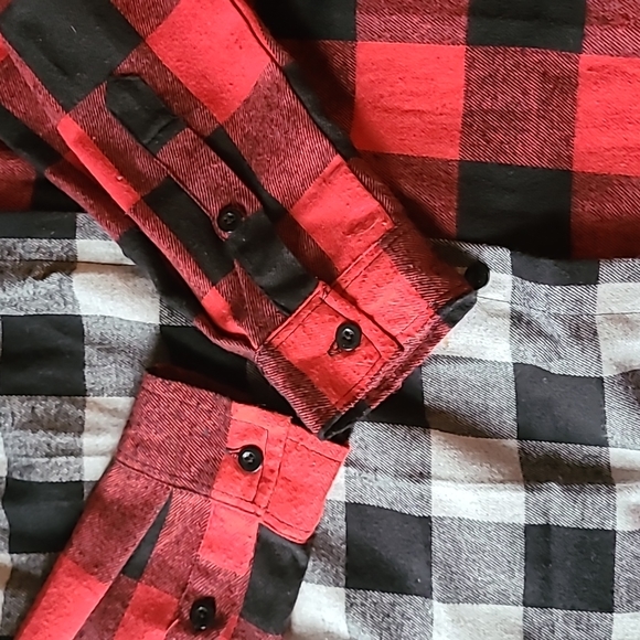 Reason Red And Gray flannel with hood size small - Picture 4 of 4
